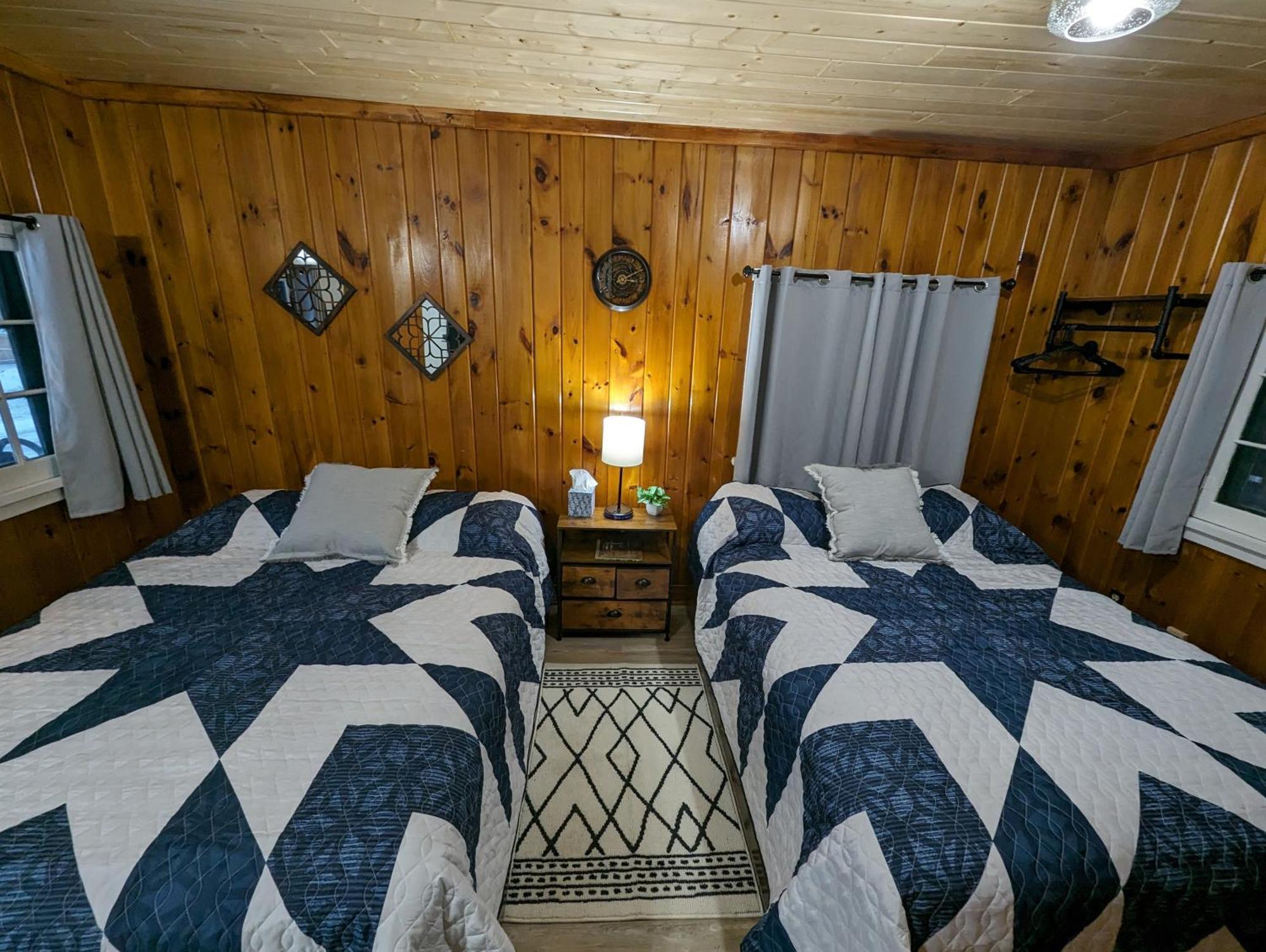 Riverside Point Resort Motel Park Rapids Exteriör bild